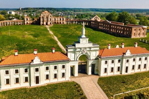 Фото корпоративная экскурсия в Коссовский и Ружанский замки